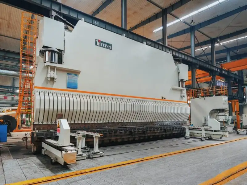 Dobladora grande de 13 metros