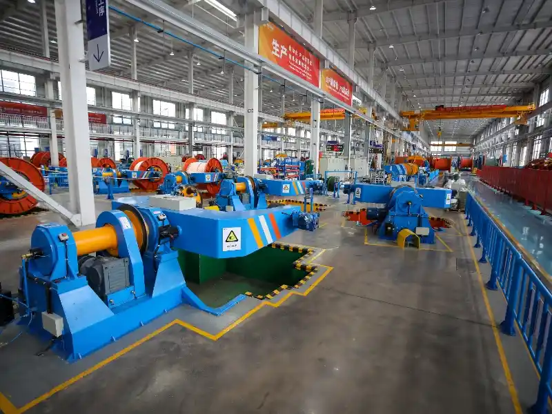 барабанный крутильный станок с гусеничной лентой для скрутки и прокладки кабеля